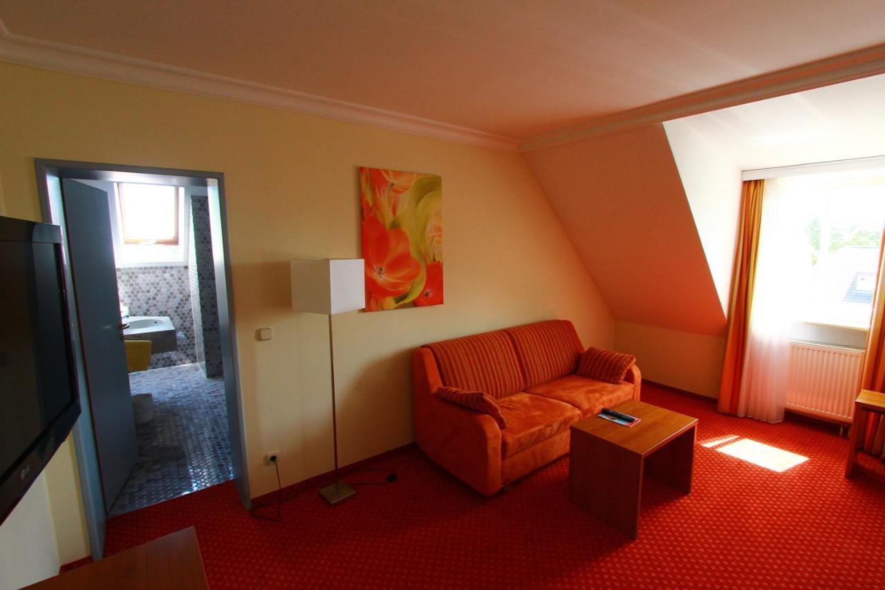 Abasto Hotel Eichenau Buitenkant foto