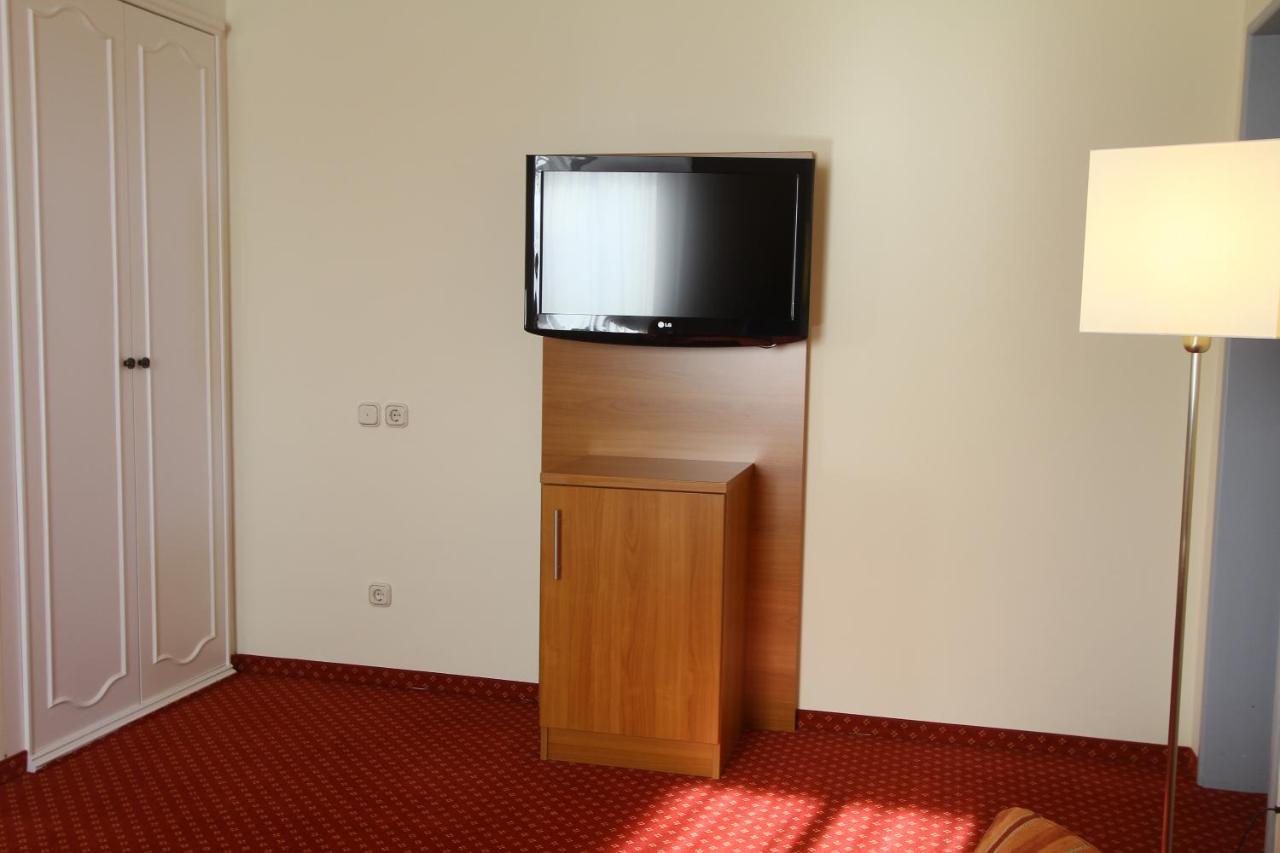 Abasto Hotel Eichenau Buitenkant foto