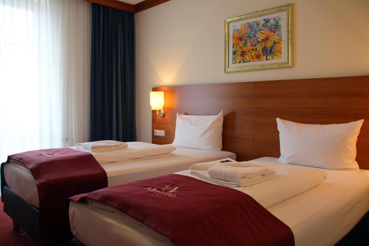 Abasto Hotel Eichenau Buitenkant foto